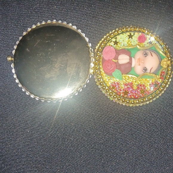 Colorful Decorative Compact Mirror - Picture 2 of 3
